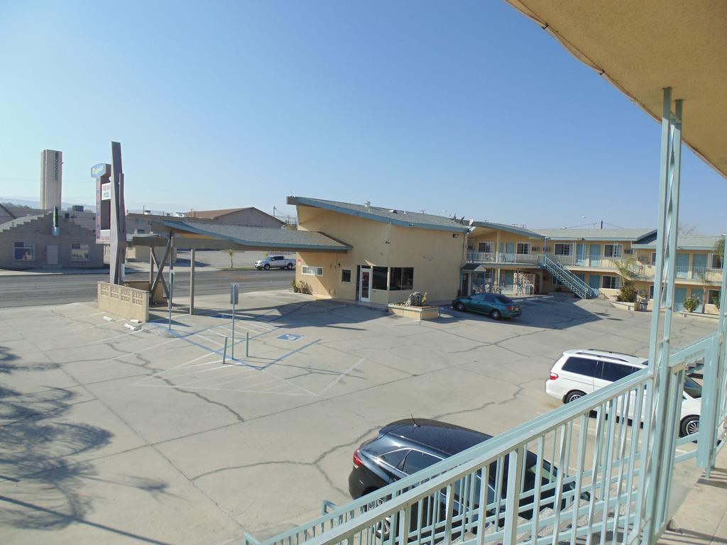Western Inn & Suites Taft Exterior photo
