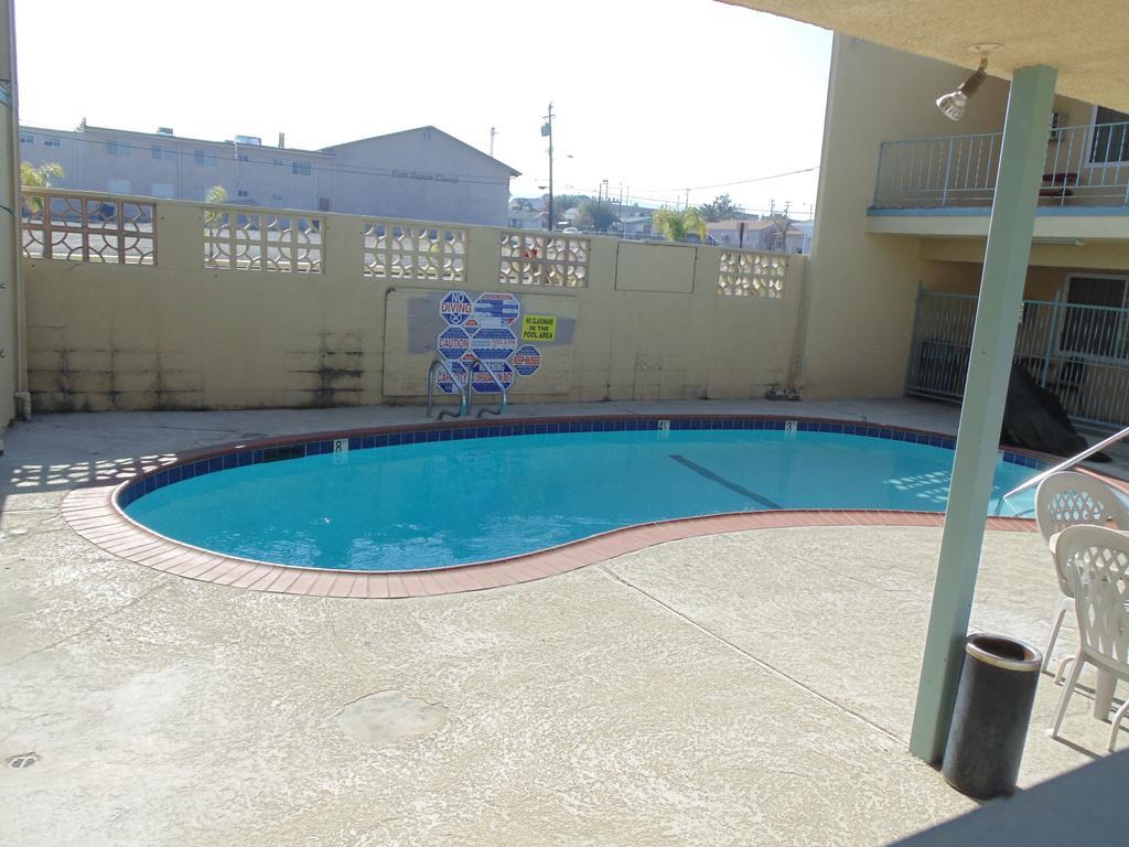 Western Inn & Suites Taft Exterior photo