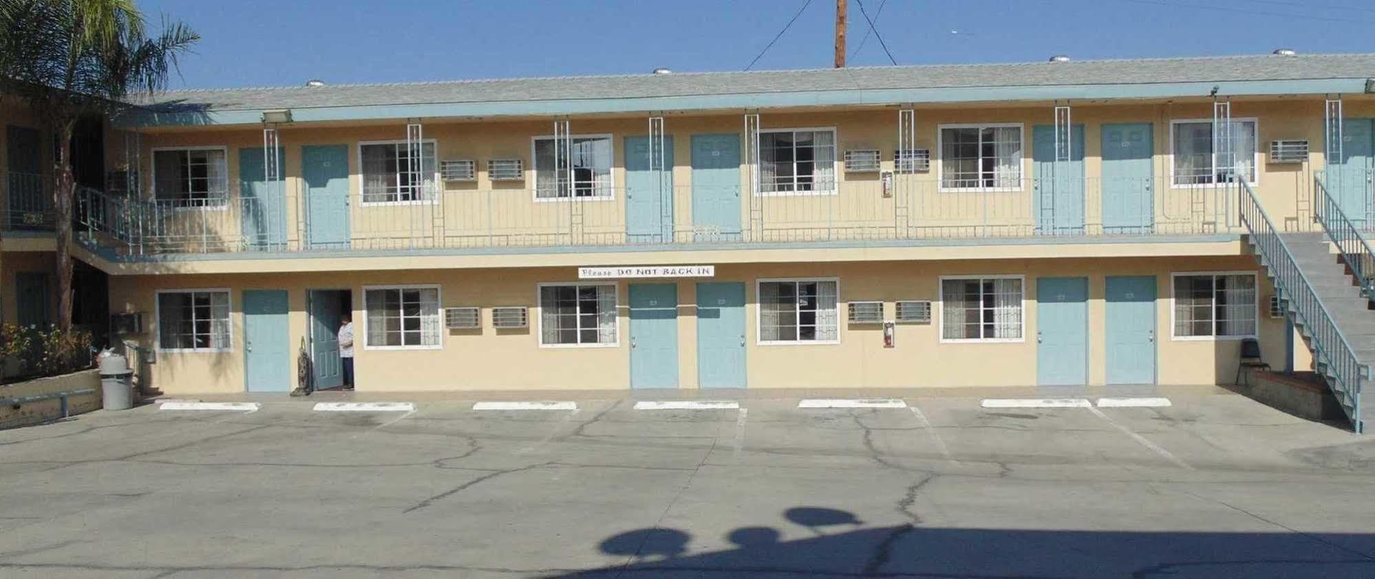 Western Inn & Suites Taft Exterior photo