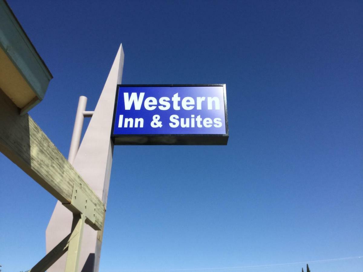 Western Inn & Suites Taft Exterior photo